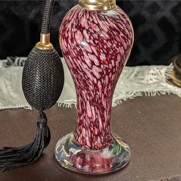 Vintage Perfume Atomizer Vanity Bottle Purple White Swirl Murano Style Art Glass - Picture 2 of 9